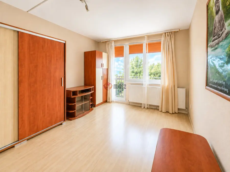 eladó panellakás, Sopron
