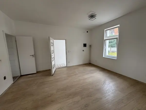 Eladó téglalakás, Sopron 1+2 szoba 48 m² 51 M Ft